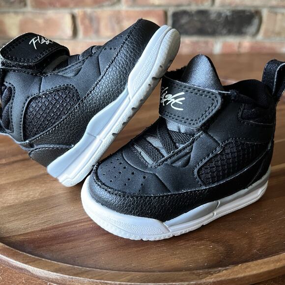 Nike Air Jordan Flight Boys 2C Sneakers - Black & Gray - Picture 2 of 16